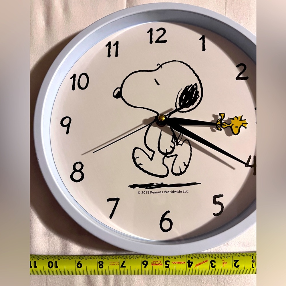 Snoopy Wall Clock with Blue Frame